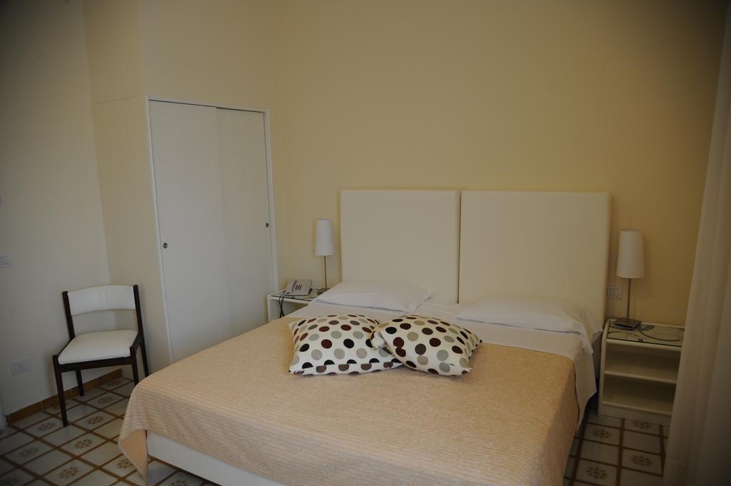 Via Capo Rooms Сорренто Номер фото