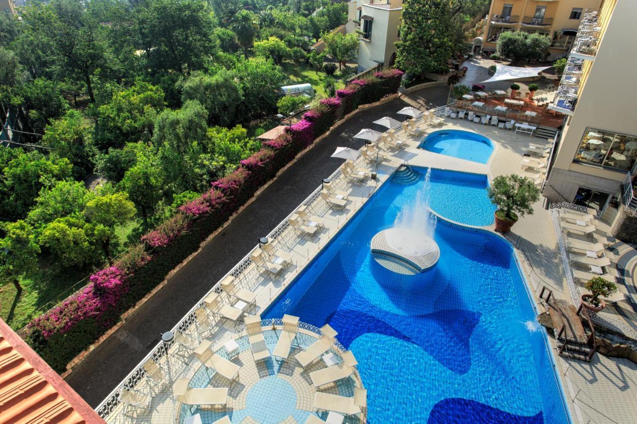 Via Capo Rooms Сорренто Екстер'єр фото